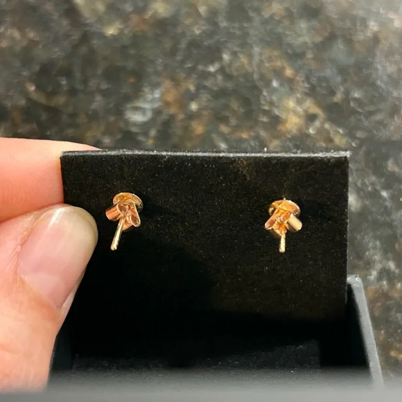 Tanzanite and Diamond Earrings - Picture 4 of 6